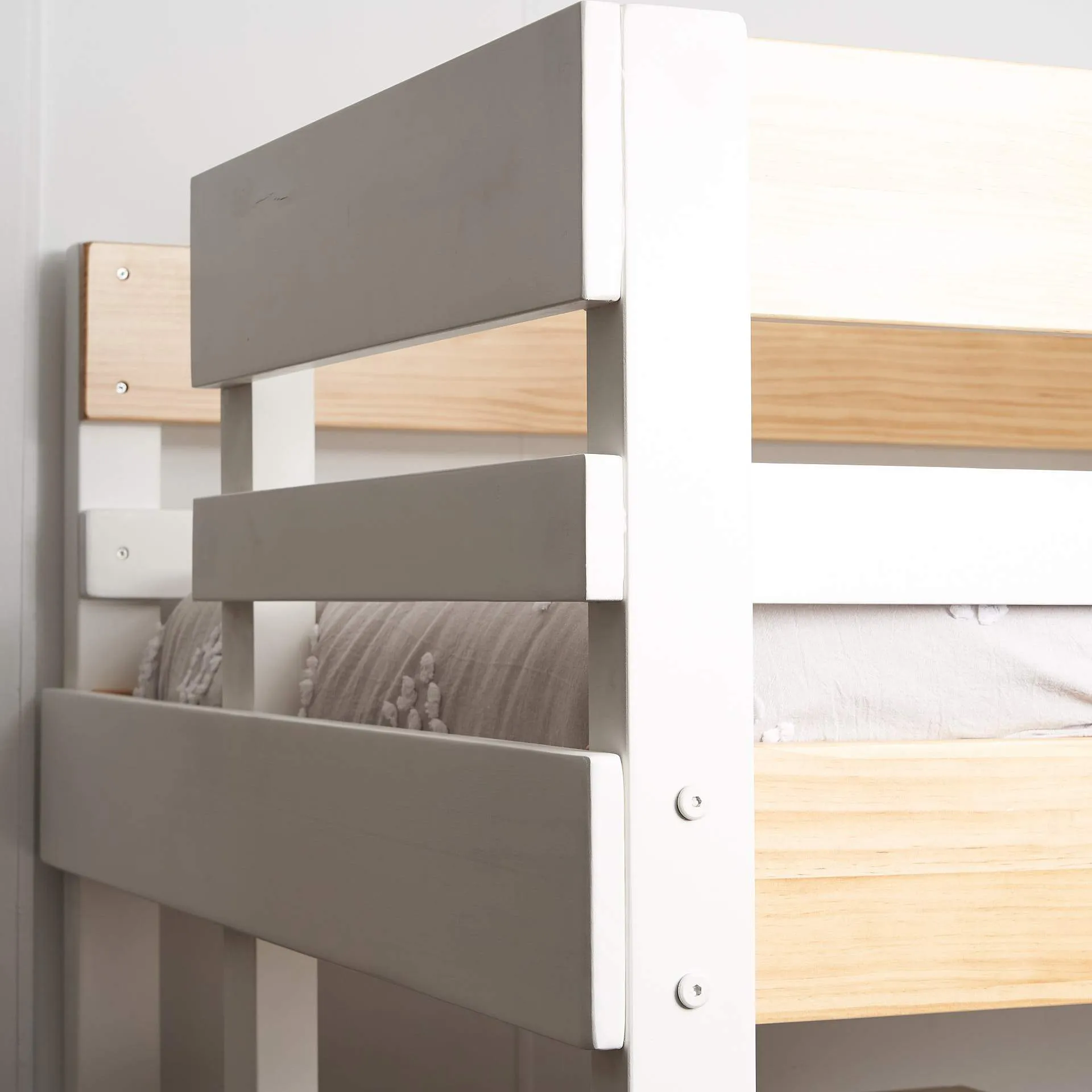 End Ladder Bunk Bed with Trundle Bed