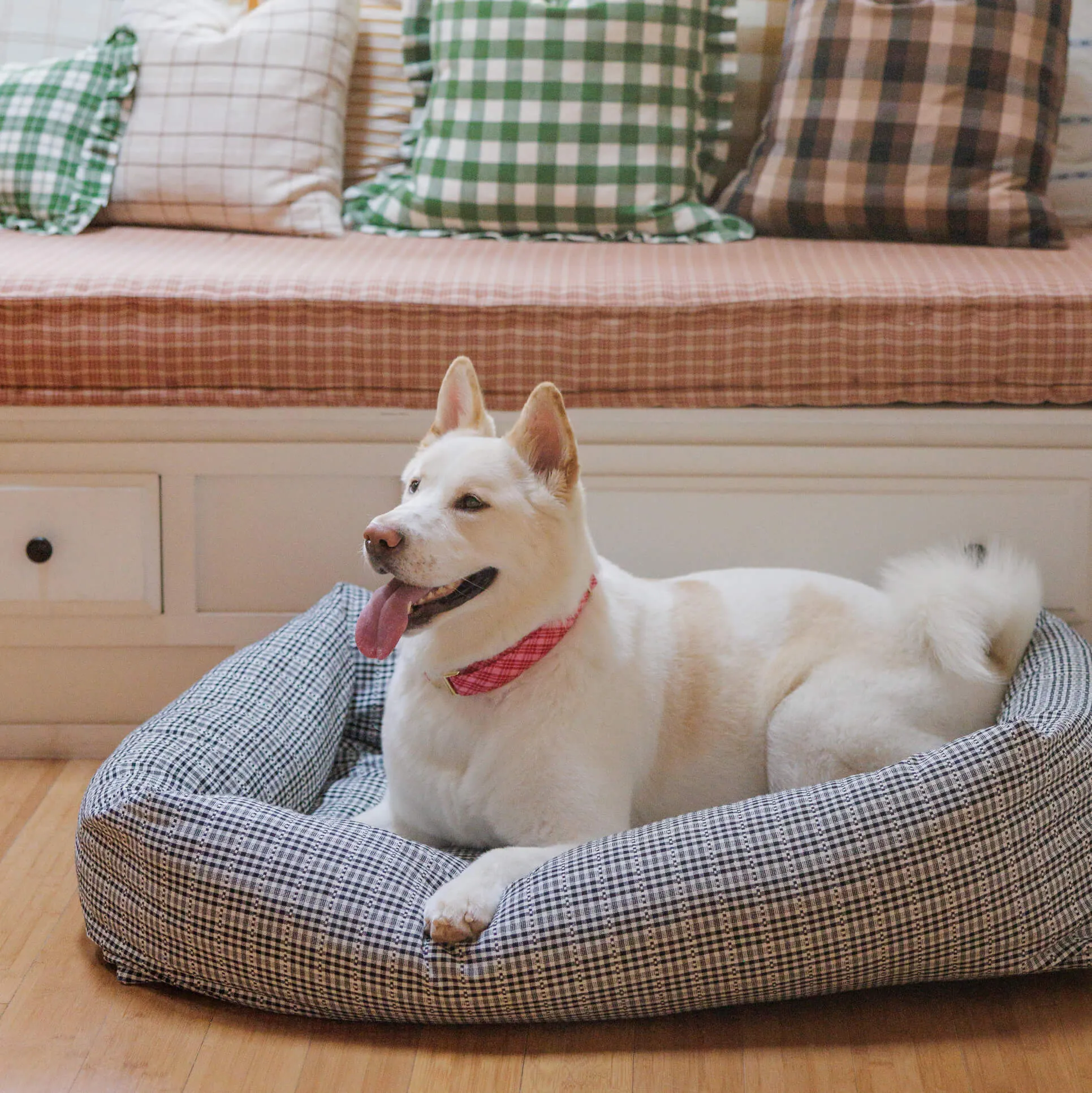 Heather Taylor Home x TFD Soho Black Bolster Dog Bed